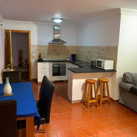 Basement Very Large Fantastic Location Apartament