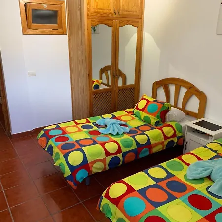 Basement Very Large Fantastic Location Apartment *